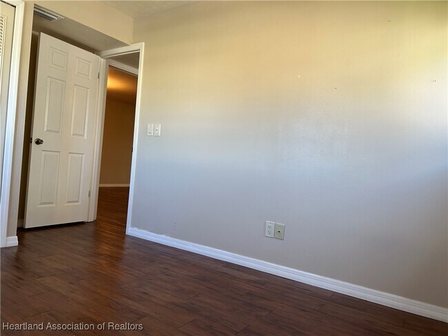 Building Photo - 5556 Matanzas Dr