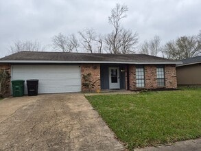 Building Photo - 15735 Munson Ln