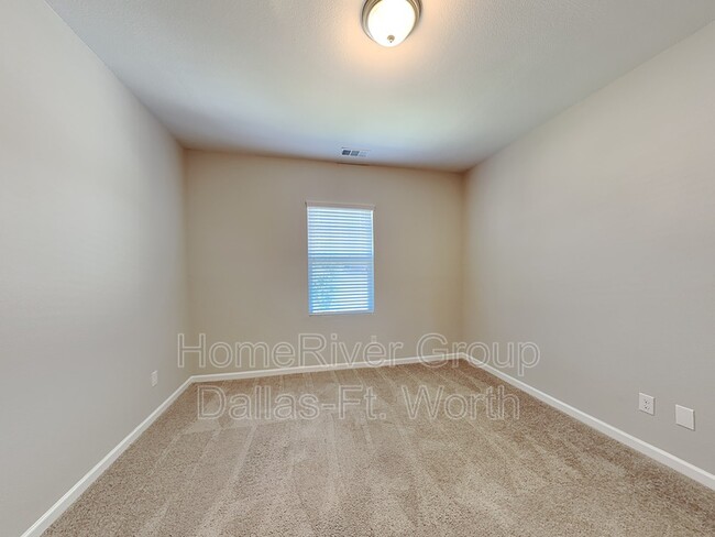 Building Photo - 424 Dove Creek Ln