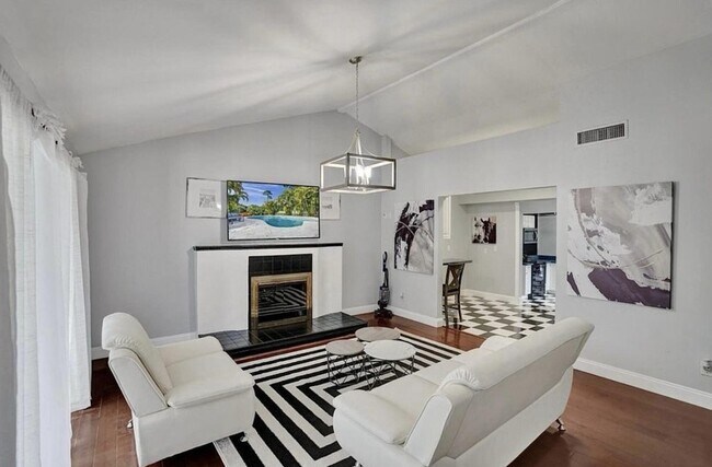 Building Photo - 502 Rambling Dr Cir