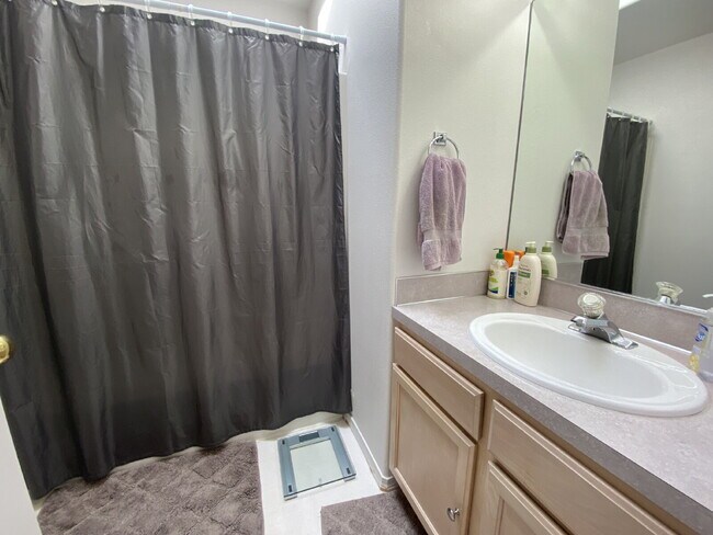 Building Photo - Quiet Corner Townhome | 2 Bed + 2 Bath | Spacious Bedrooms | Pet Friendly | W/D | $1,900/mo