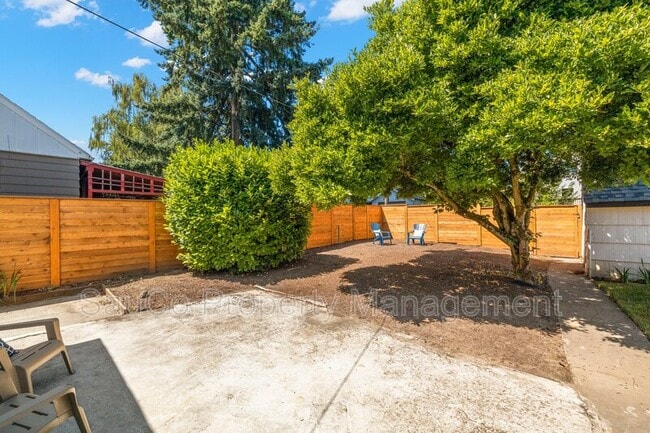 Building Photo - 6123 NE 25th Ave