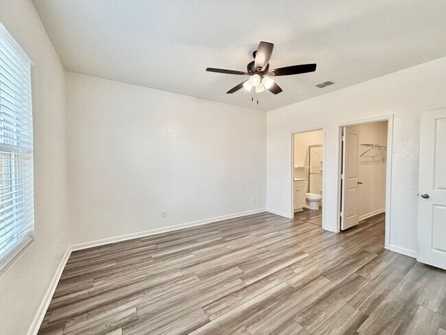 Building Photo - 5227 Hickory Pl