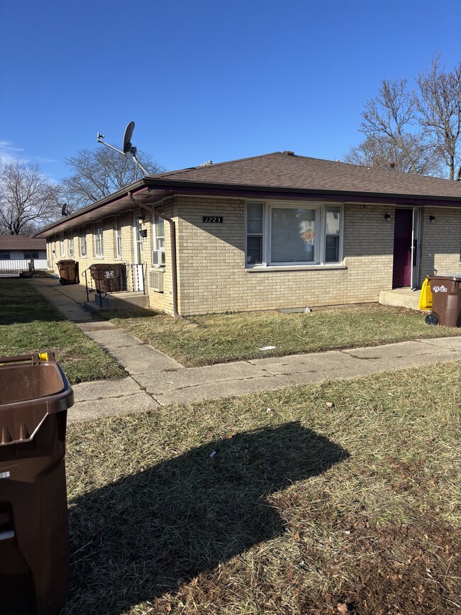 Building Photo - 1725 Remington Rd