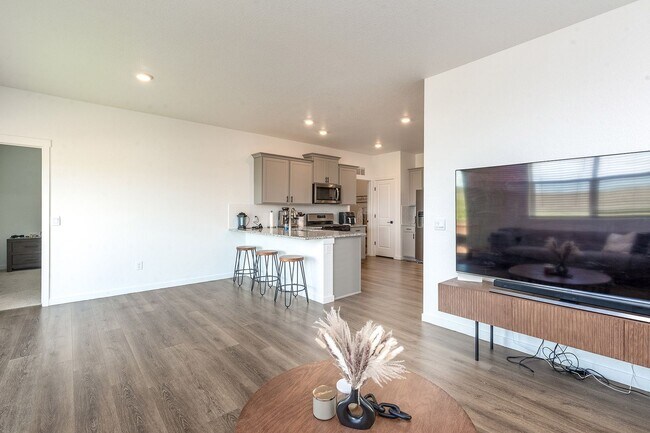 Building Photo - Single Family Home for Rent in Desirable L...