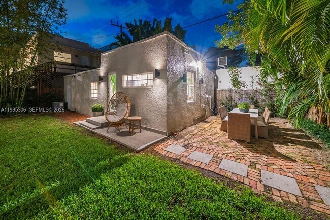 Building Photo - 151 NE 43rd St