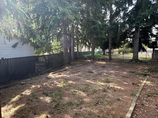 Building Photo - Renovated 3 Bed, 2.5 bath home w/2-car gar...