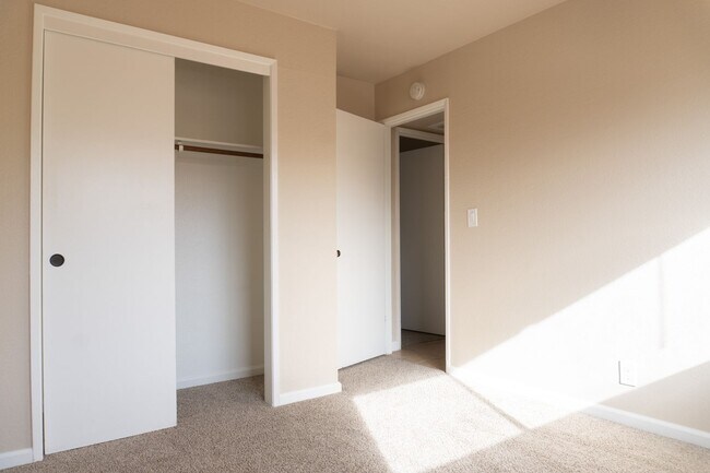 Building Photo - SAN833