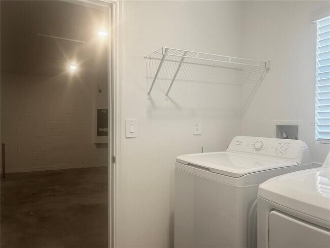 Building Photo - 3697 NE 32nd Ct