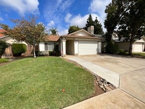 Building Photo - Charming home nestled in desirable Northea...