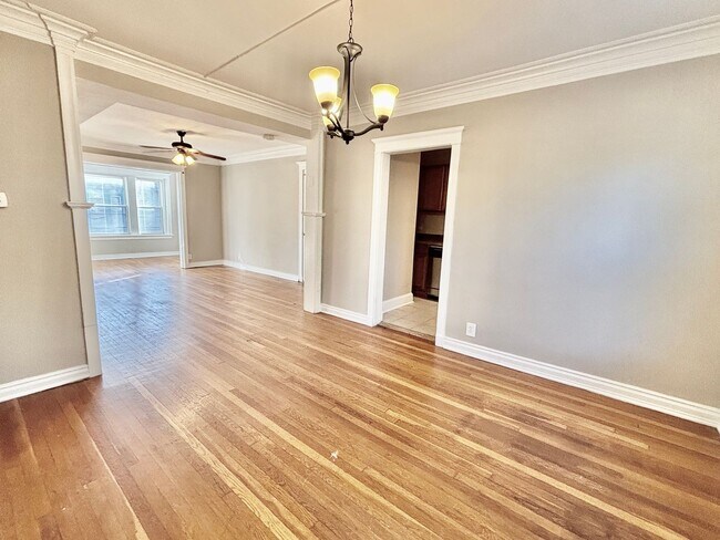 Building Photo - The Belmar