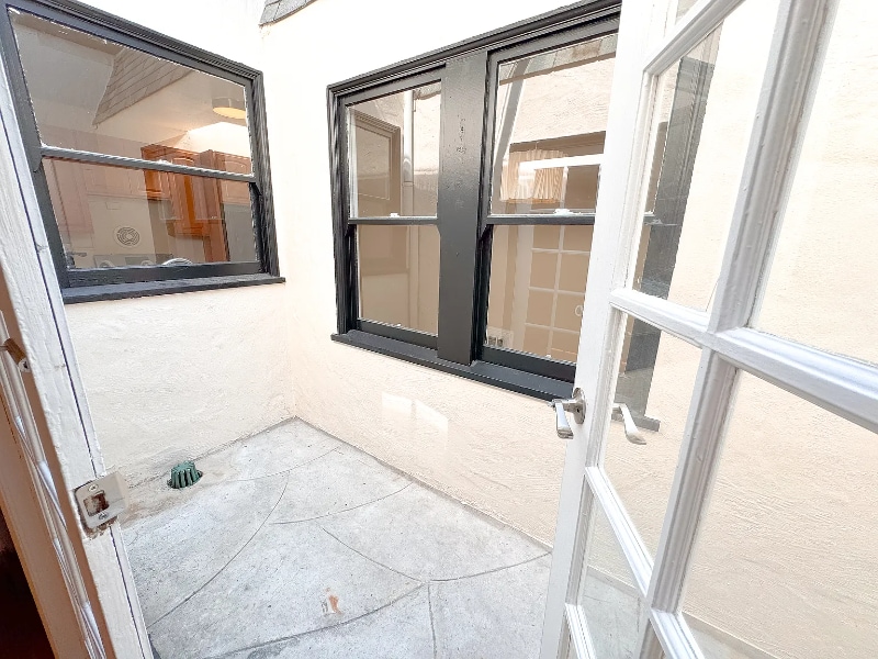 Building Photo - 472 Ramsell St