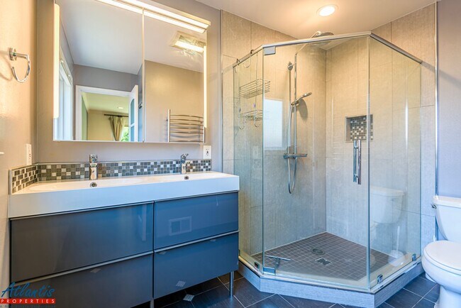 Building Photo - Charming Willow Glen Home