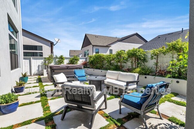 Building Photo - 6120 Triple Crown Dr