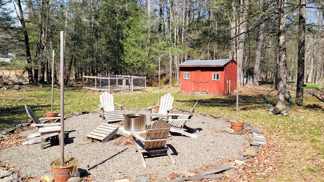 Building Photo - 90 Van Dale Rd