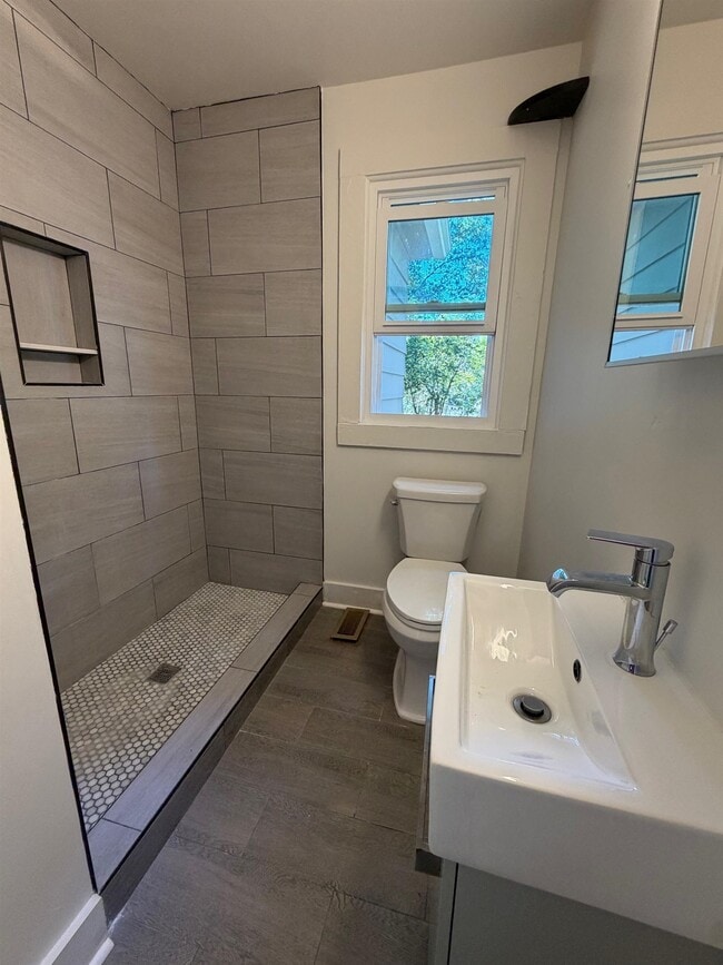 Building Photo - 1418 Jackson St