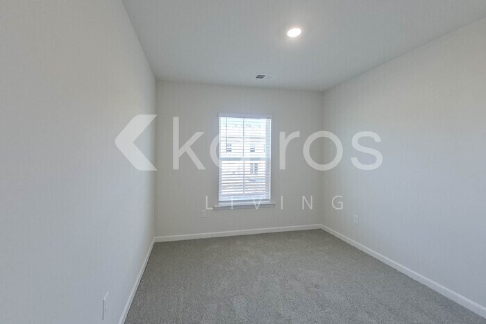 Building Photo - 2091 Banyon Cir