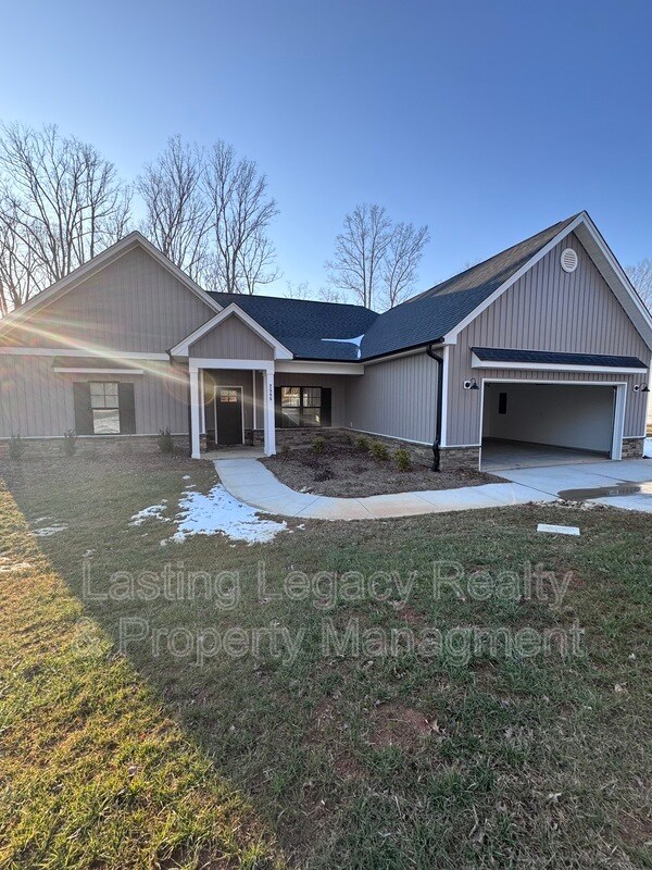 Building Photo - 2566 NC Hwy 801 S,