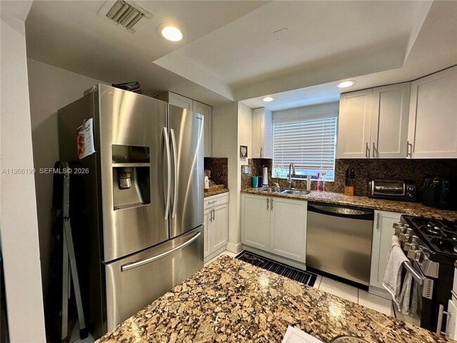 Building Photo - 6712 SW 114th Ave