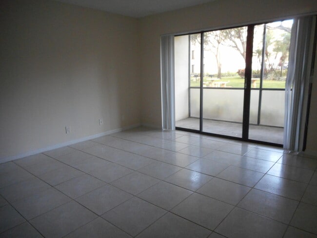Building Photo - 202 Foxtail Dr