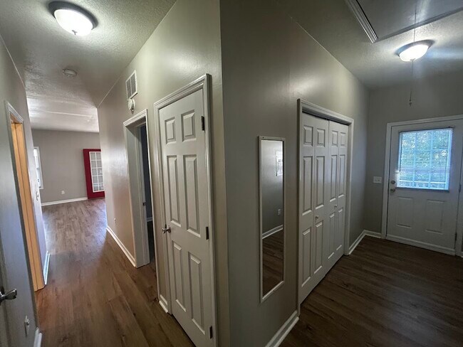 Building Photo - 1501 McPherson Dr