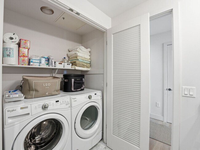 Building Photo - Designer-Furnished Waterfront Living at VIO Condominiums!