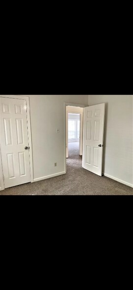 Building Photo - 1803 Shoreline Dr