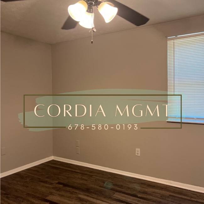 Building Photo - Simple and Updated Ranch Style Home and Beautiful Back Yard 3 bedroom 2 bath Home