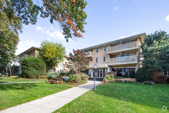 490 Atlantic Ave - Capital House