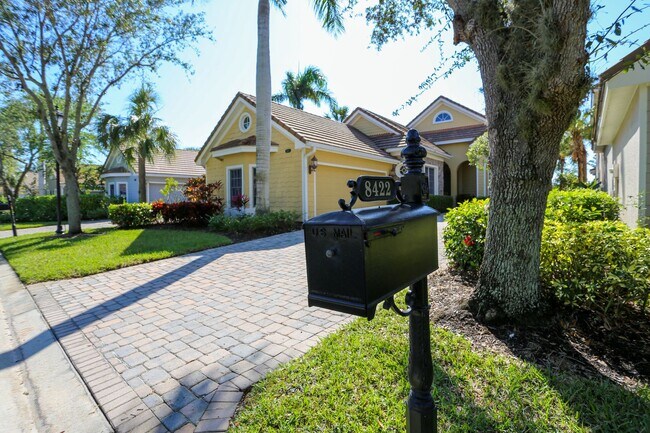 Building Photo - ** THE BEST GOLF TRANSFER & SOCIAL MEMBERS...