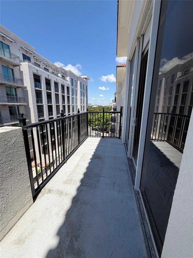 Building Photo - 4100 Salzedo St