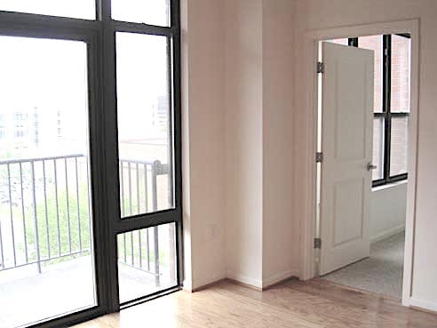 Building Photo - 1001 L St NW