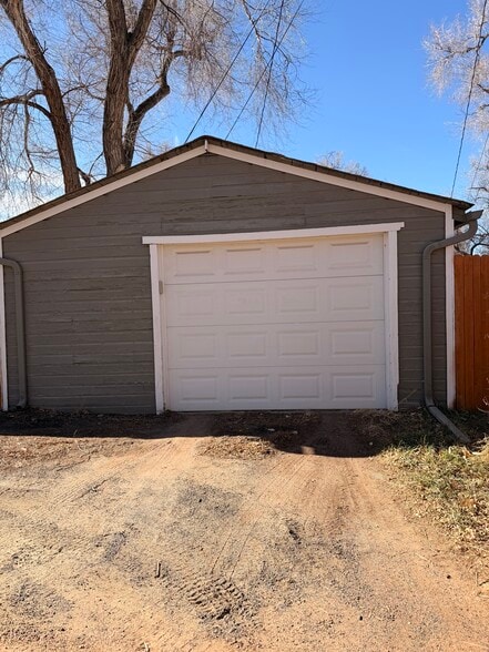 Building Photo - 513 N Franklin St