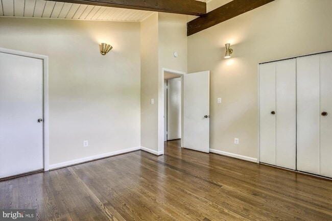 Building Photo - 5511 Huntington Pkwy