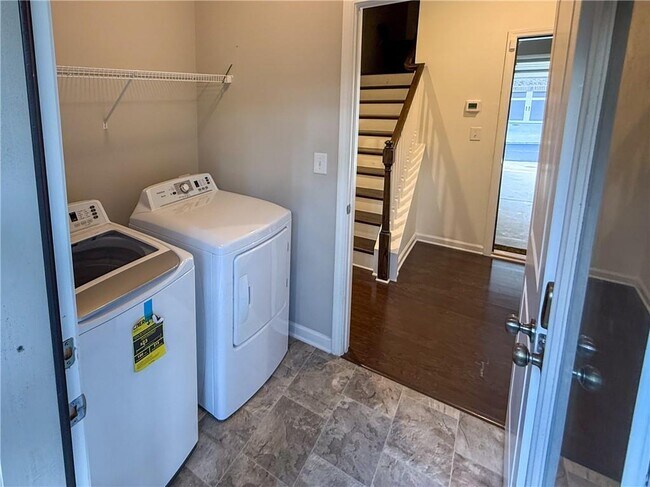 Building Photo - 2452 Coosa Vly