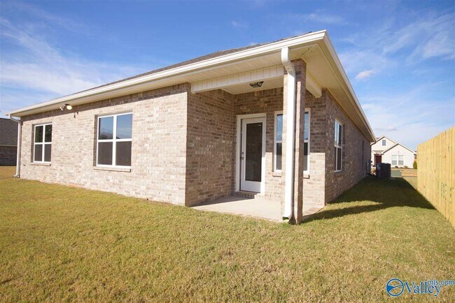 Building Photo - 104 Williams Pointe Boulevard SW