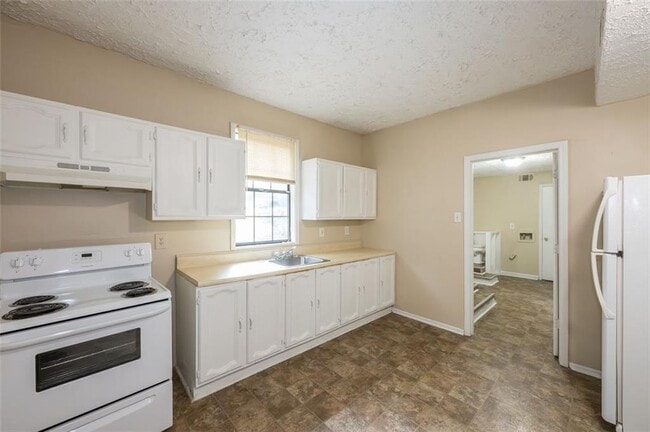 Building Photo - 3038 Courtney Dr