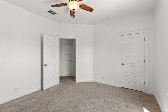 Building Photo - 2101 Rivers Edge Way