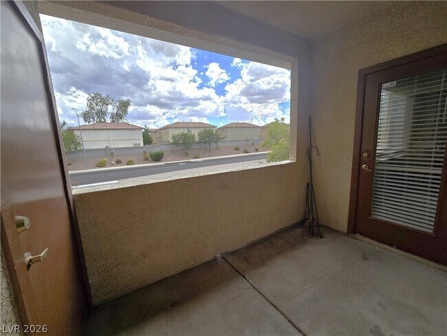 Building Photo - 1050 E Cactus Ave