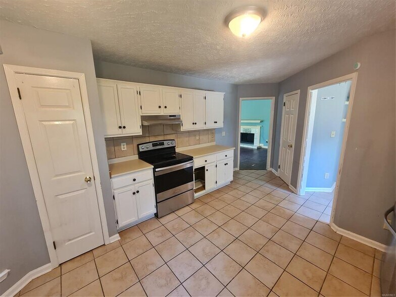 Building Photo - 3661 Horseshoe Cir