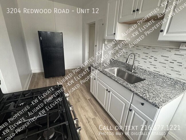 Building Photo - 3204 Redwood Rd