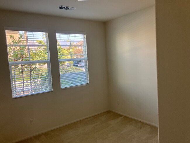 Building Photo - 32 Rip Curl Pl