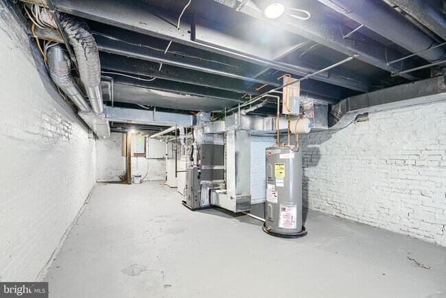 Building Photo - 1704 E Lafayette Ave
