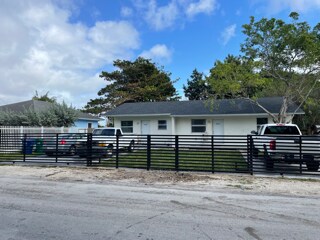 Building Photo - 7981 NW 12th Plz