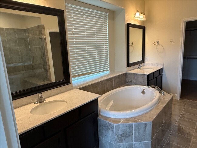 Building Photo - 6802 Tiger Trl