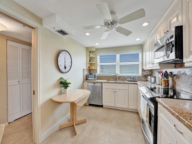 Building Photo - 3300 S Ocean Blvd
