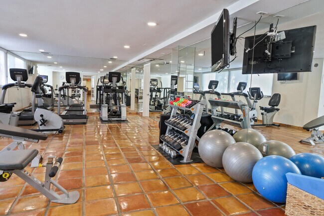 Building Photo - 170 N Ocean Blvd