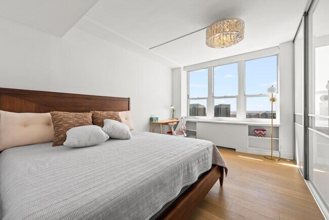 Building Photo - 88 Morgan St