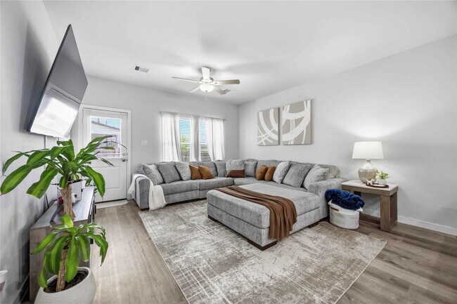 Building Photo - 11623 Prosperity Dr