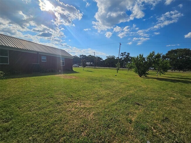 Building Photo - 2901 Ranger Hwy